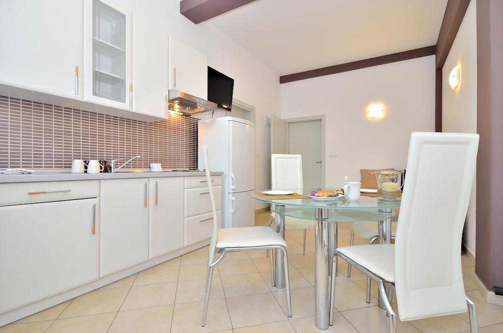 Apartments Nautilus Pula Exterior photo
