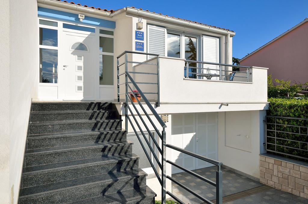 Apartments Nautilus Pula Exterior photo